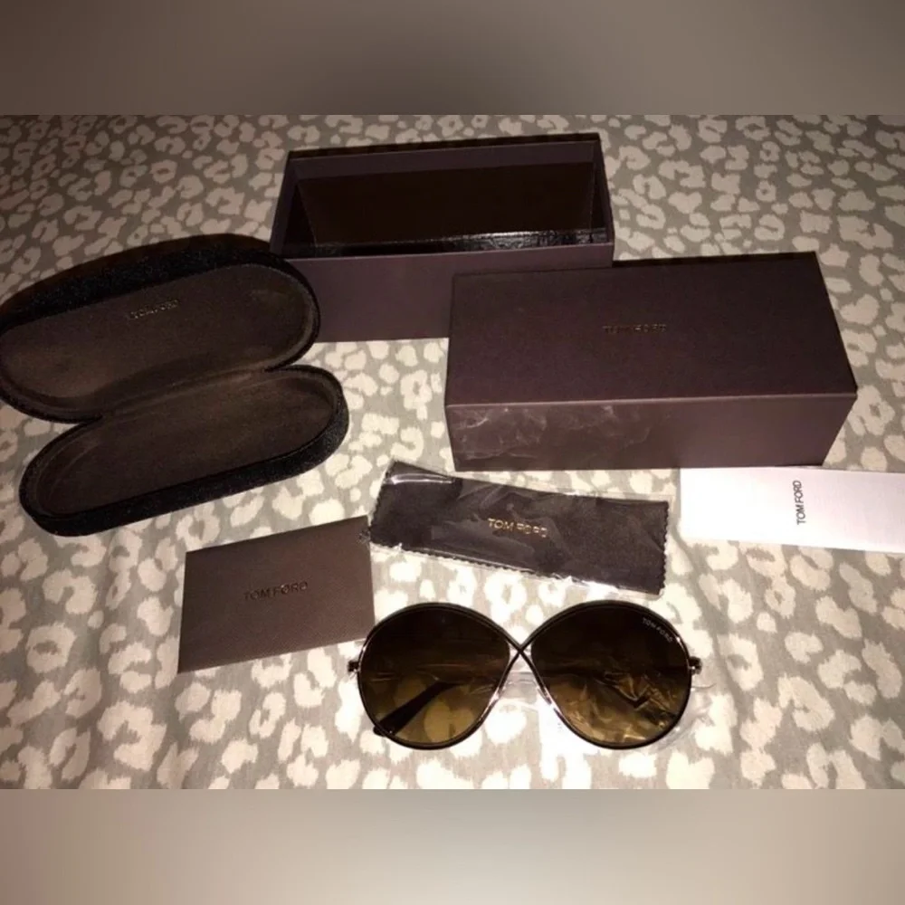 New Tom Ford sunglasses - Picture 1 of 6